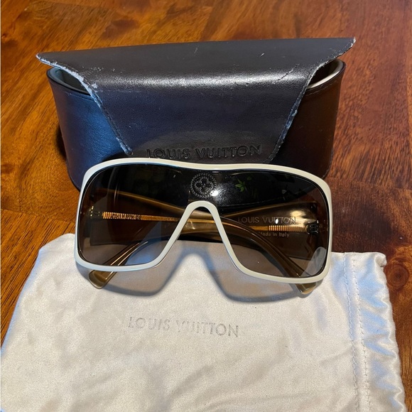 LOUIS VUITTON Sunglasses - Z0173W - Picture 2 of 4